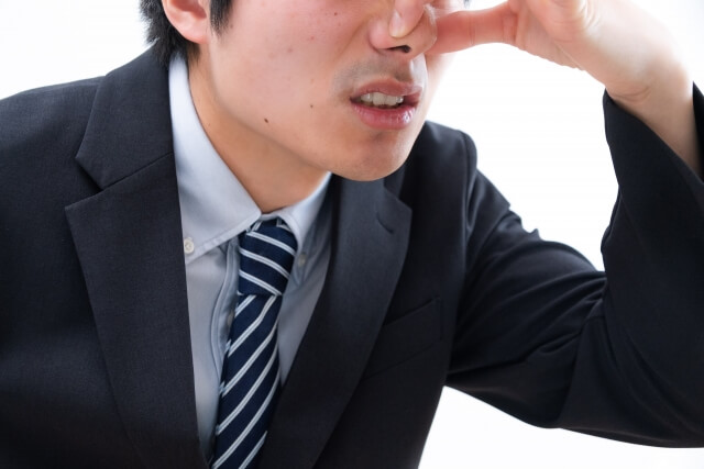 おならの臭いが気になる人へ！おすすめ整腸剤やその選び方や注意点を紹介｜腸内環境を整えてニオイ対策【薬剤師解説】
