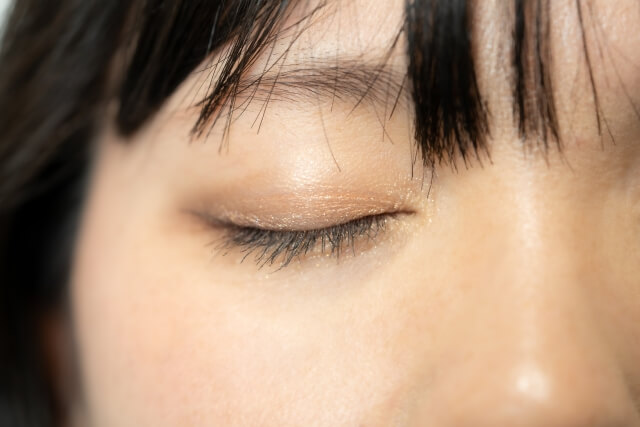 まぶたにできたイボの正体と市販薬で治るケース・治らないケース｜おすすめ市販薬12選も紹介【薬剤師解説】