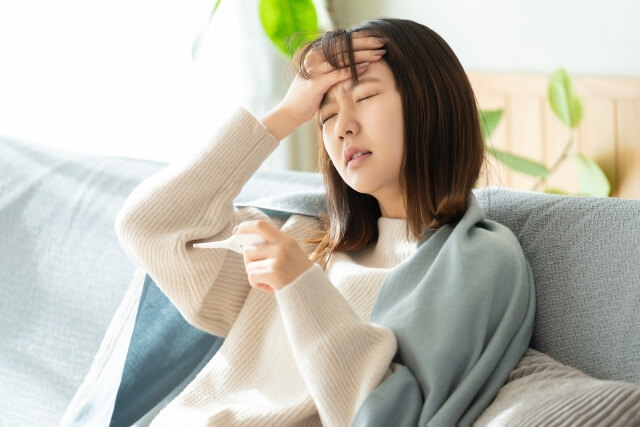 タミフルは市販で買える？代用できる薬と受診目安を解説｜市販薬でできること・できないこと【薬剤師執筆】