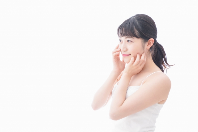 デルモゾールG軟膏は顔に塗っていい？使用可否と注意点を解説｜顔の皮膚トラブルにおすすめ市販薬の紹介も！【薬剤師解説】