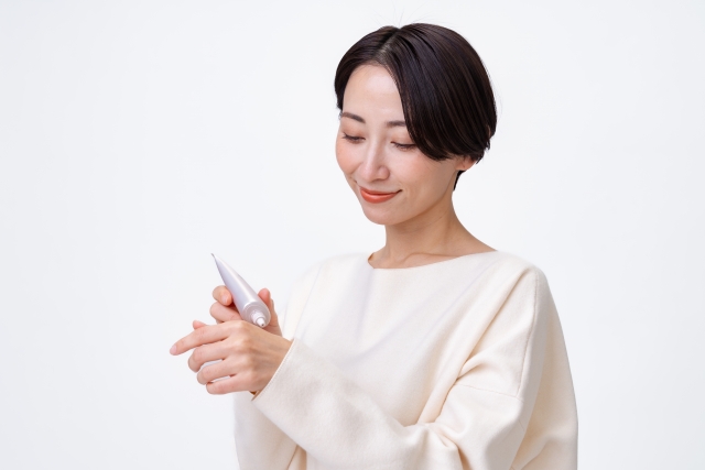 ドラッグストアで買える老け手対策ハンドクリーム9選を紹介！｜正しい選び方や注意点も【薬剤師解説】