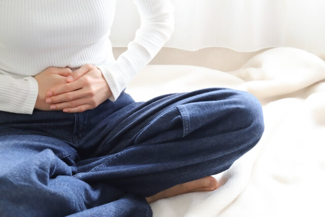 ピコスルファートナトリウムは何時間で効く？｜服用タイミングと注意点を解説！夜飲んで朝出る？【薬剤師執筆】