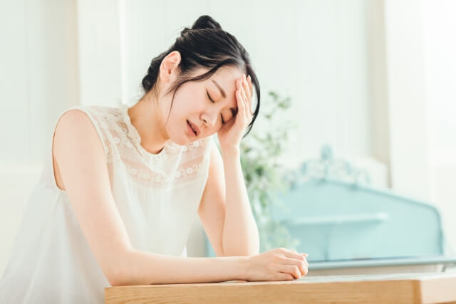 ロキソニンはどのくらいで効く？飲んでから効き始める時間と持続時間【薬剤師解説】