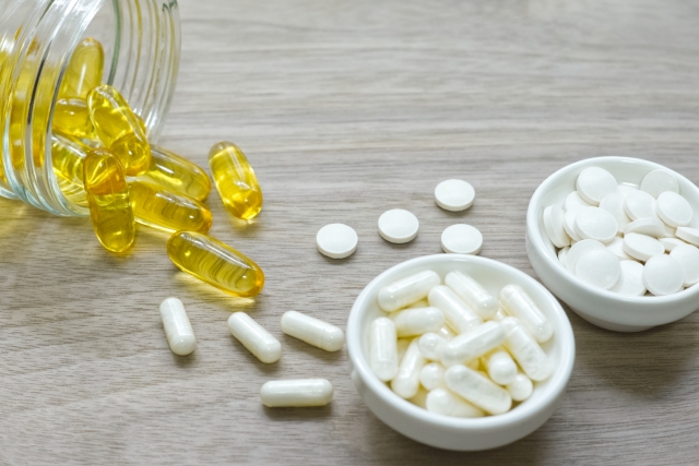 内側からシミ対策！市販で買える！シミに悩む人におすすめのサプリと選び方【薬剤師解説】
