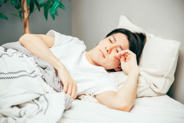 市販薬ウットの効果とは？睡眠薬との違いと注意点｜眠れないときにウットは使っていい？向いている人・向かない人【薬剤師解説】