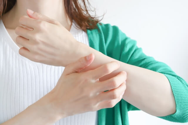 帯状疱疹は治るまでどれくらい？回復までの期間を段階別に解説｜痛み・発疹・後遺症の目安期間【薬剤師解説】