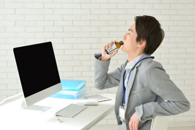 栄養ドリンクおすすめ12選を紹介！どれが効く？エナジードリンクの違いも解説【薬剤師執筆】