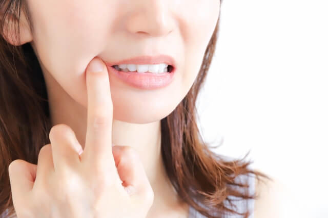 歯のぐらつきに市販薬はある？おすすめ12選を紹介！｜原因・対策・選び方を徹底解説【薬剤師執筆】