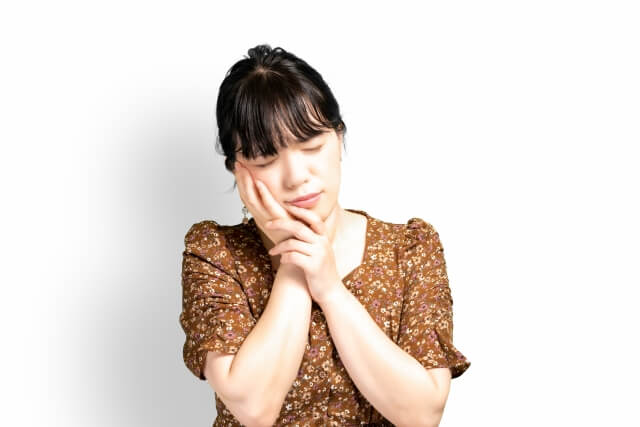 歯茎の腫れ・痛みを抑える方法+腫れを早くひかせる市販薬おすすめ12選を紹介！｜市販薬でできるセルフケア【薬剤師解説】