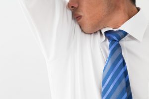 【皮膚科医が解説】ワキガとはどんな病気、その対策は？