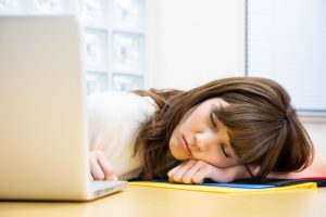 【薬剤師解説】疲労・倦怠感の原因と回復方法は？おすすめの市販薬も