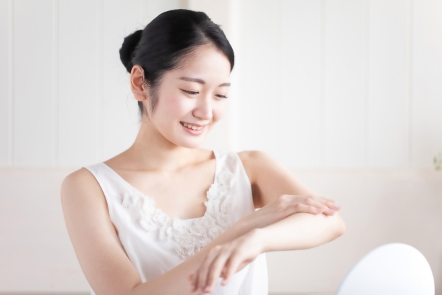 乾燥肌におすすめの薬用ボディクリーム9選！乾燥肌の原因や対処法も【薬剤師解説】