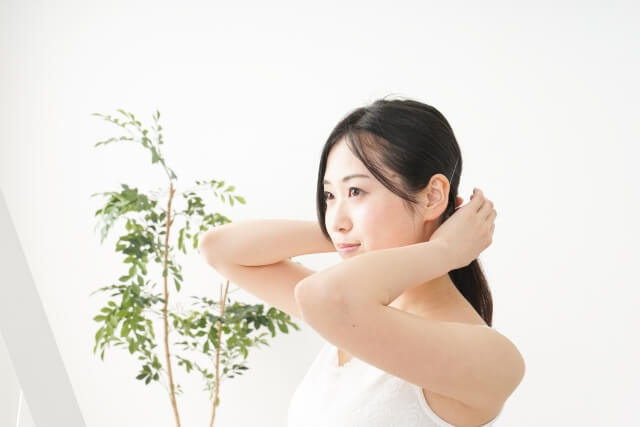 ドラッグストアで買えるおすすめヘアバーム12選を紹介！1,000円以下のプチプラも｜選び方や使い方・注意点も解説【美容師執筆】
