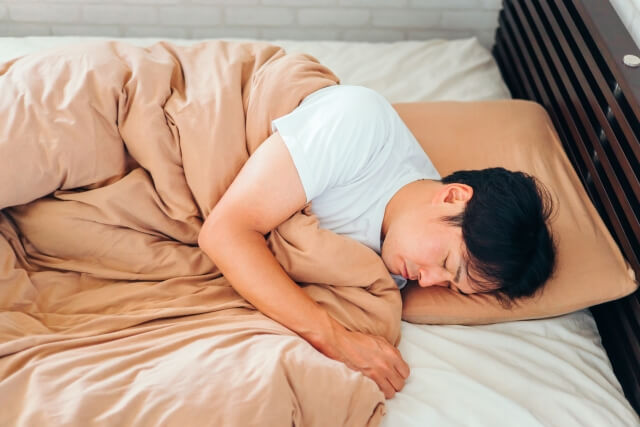 セロトニン薬は市販購入できる？成分や効果・副作用も【薬剤師解説】