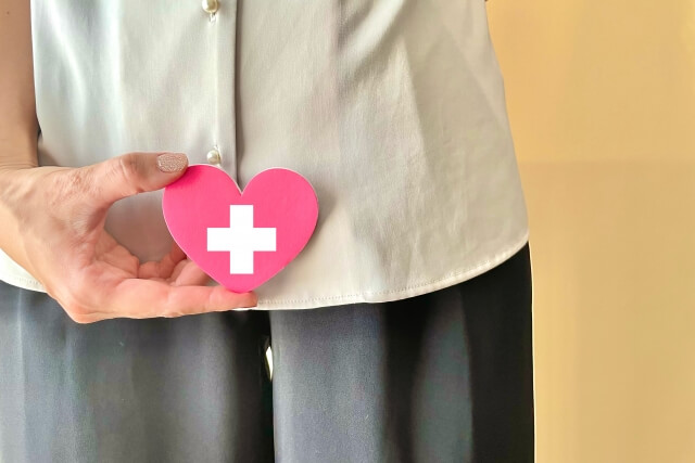ドラッグストアで買える細菌性腟炎市販薬を紹介！｜治療法や市販薬の選び方・注意点も【薬剤師解説】