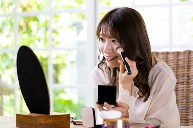 ドラッグストアで買える30代におすすめファンデーション9選を紹介！｜美肌を作って毛穴やシミをカバー【薬剤師解説】
