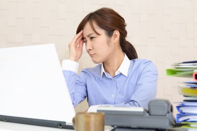 【医師が解説】ストレスで下痢になるのはなぜ？対処法やおすすめの市販薬も紹介