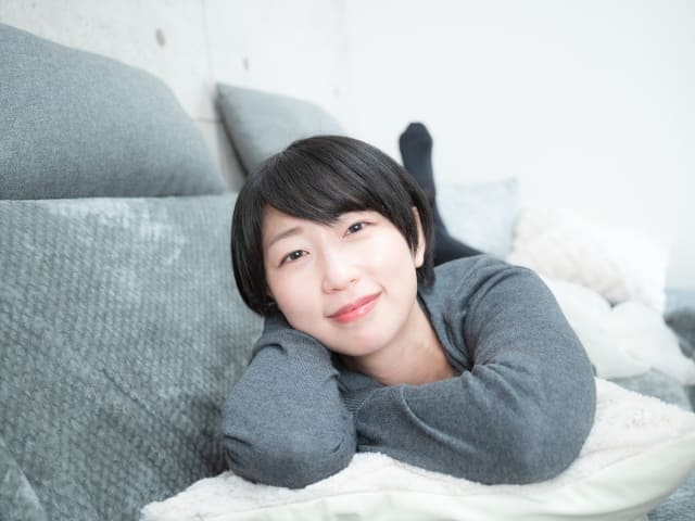 うつ伏せで寝ると痛い方にはうつ伏せ寝用枕