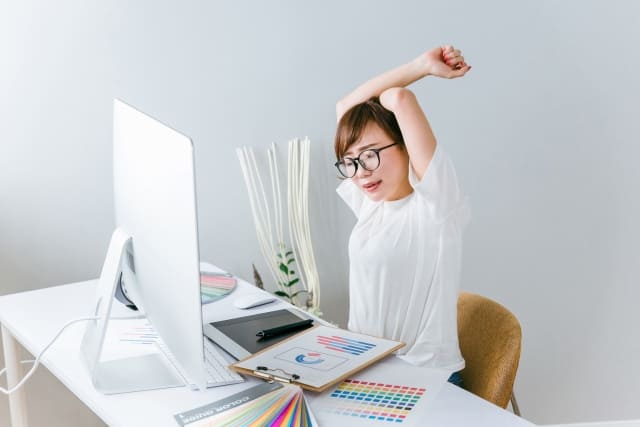 【薬剤師が解説】バンテリンは肩こりに効く？おすすめの肩こり薬 9選も紹介