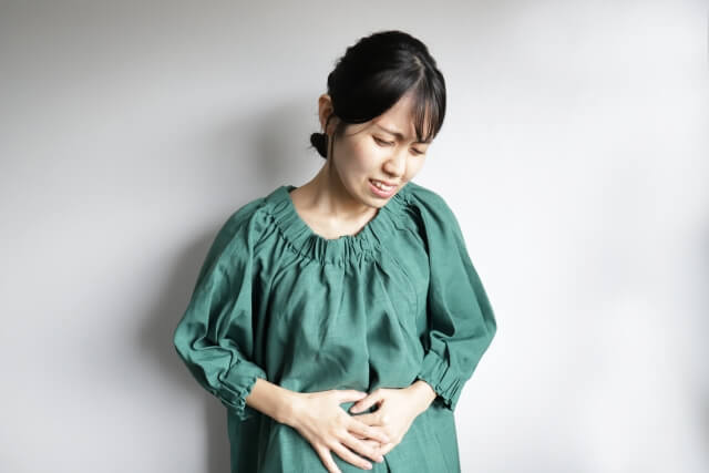 【薬剤師解説】へその下が痛いとき使える市販薬の成分とおすすめ9選