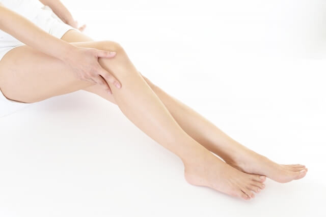 足首の腫れを緩和できる市販薬の選び方・ポイント