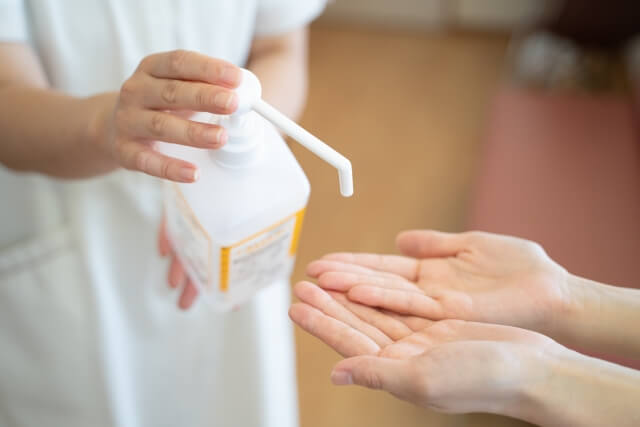 【薬剤師が解説】アルコールアレルギーでも使用できる市販の手指消毒剤はどれ？４選を紹介