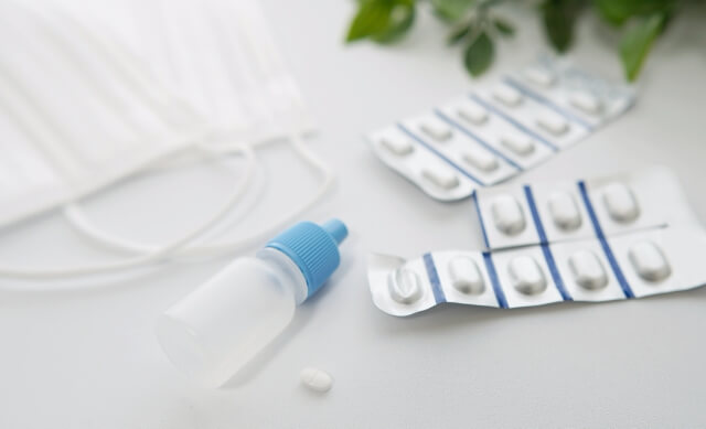 白目の黄ばみを治す目薬の種類と特徴